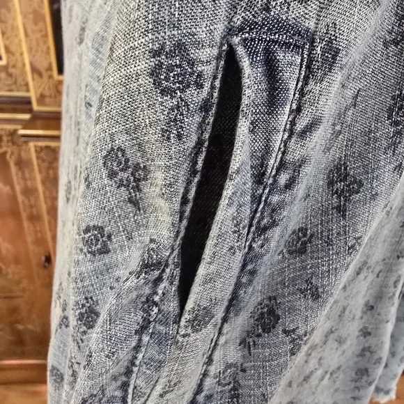 NWT Billy T Denim Floral Shirt Dress | Ditsy Print Floral Denim Button-Up Dress - Picture 3 of 5